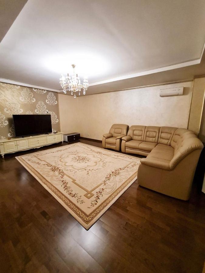 Cathedral Park And Pedestrian Zone Ultracentral Cozy Apartment In Chisinau Exterior foto