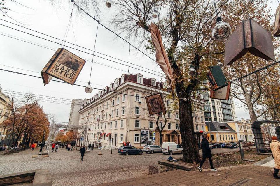 Cathedral Park And Pedestrian Zone Ultracentral Cozy Apartment In Chisinau Exterior foto