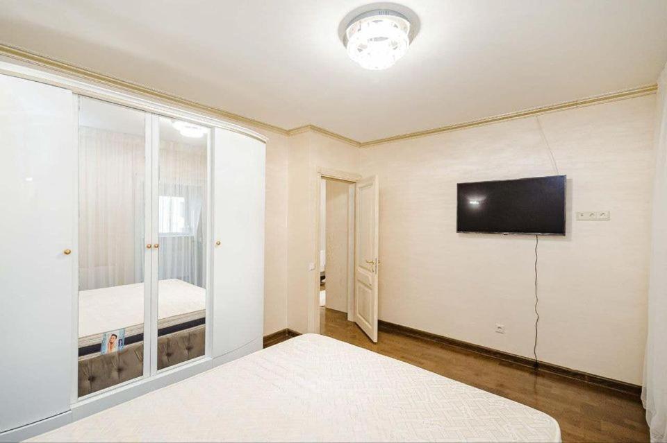 Cathedral Park And Pedestrian Zone Ultracentral Cozy Apartment In Chisinau Exterior foto